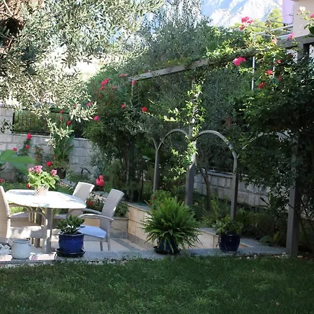 Apartments Villa Silvia Makarska Exterior photo