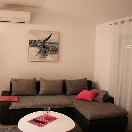 Apartments Villa Silvia Makarska Exterior photo